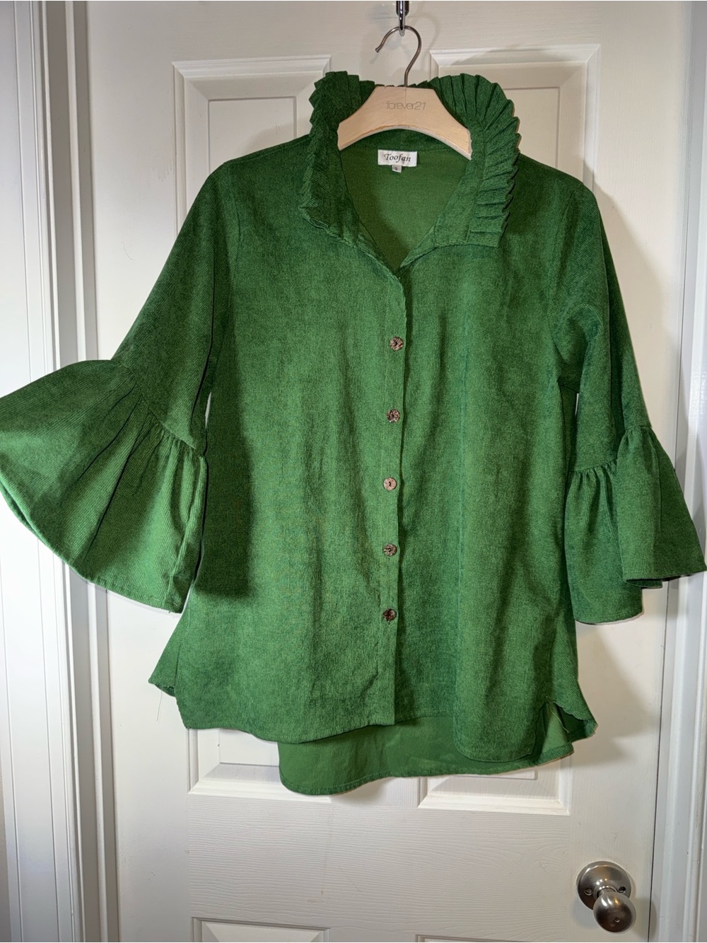 Toofan Dark Green Ruffle Bell Sleeve Ruffle Collar Button Down Shirt. Small.